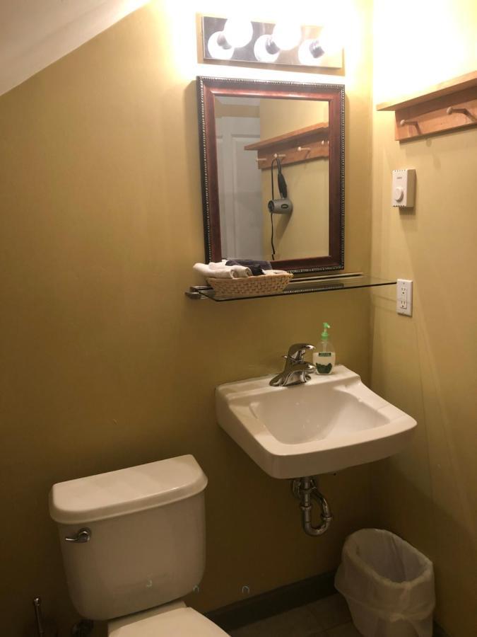 Keremeos Crowsnest Vineyards Guesthouse מראה חיצוני תמונה