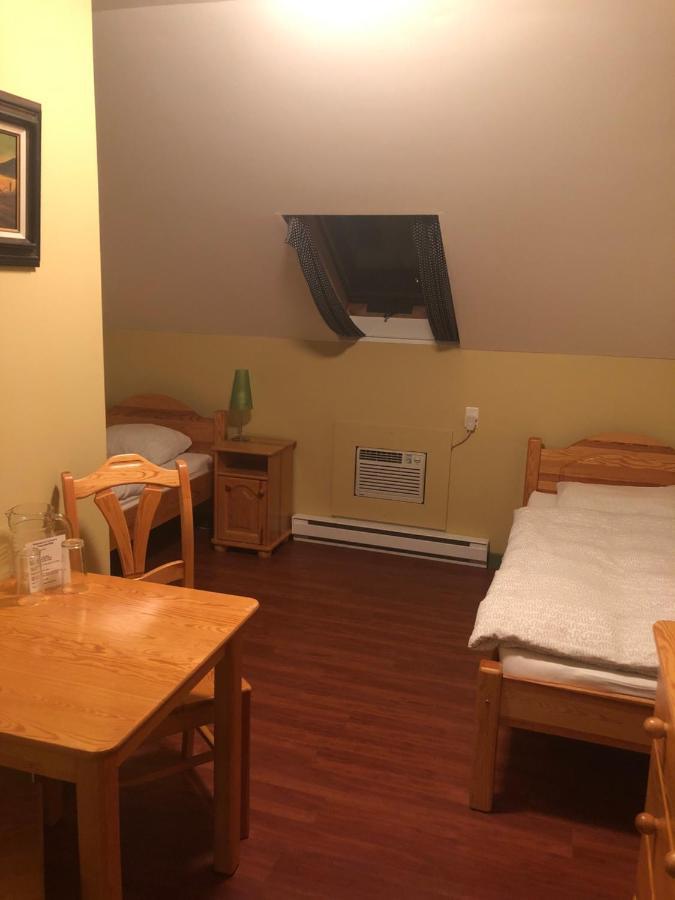 Keremeos Crowsnest Vineyards Guesthouse מראה חיצוני תמונה