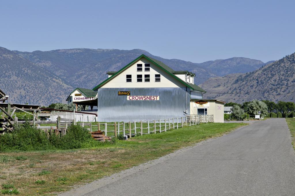 Keremeos Crowsnest Vineyards Guesthouse מראה חיצוני תמונה